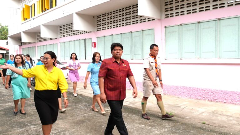 สพป.ศรีสะเกษ เขต 4 ลงพื้นที่ตรวจเยี่ยมติดตามการเปิดภาคเรียนที่ 1 และการขับเคลื่อนโครงการ 1 อำเภอ 1 โรงเรียนคุณภาพ โรงเรียนอนุบาลเบญจลักษ์