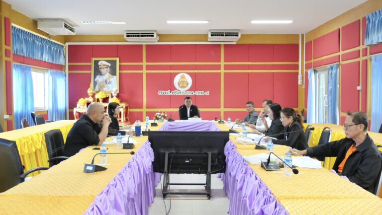 “สถานีแก้หนี้ครู” สพป.ศรีสะเกษ เขต 4 ประชุมคณะกรรมการแก้ไขปัญหาหนี้สินครูและบุคลากรทางการศึกษา ครั้งที่ 4/2568