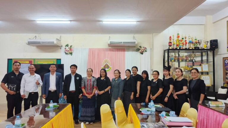 ตรวจเยี่ยม การเช่าใช้อุปกรณ์การเรียนการสอนสำหรับครูและนักเรียน ภายใต้โครงการส่งเสริมการเรียนรู้ขั้นพื้นฐานทุกที่ทุกเวลา (Anywhere Anytime)